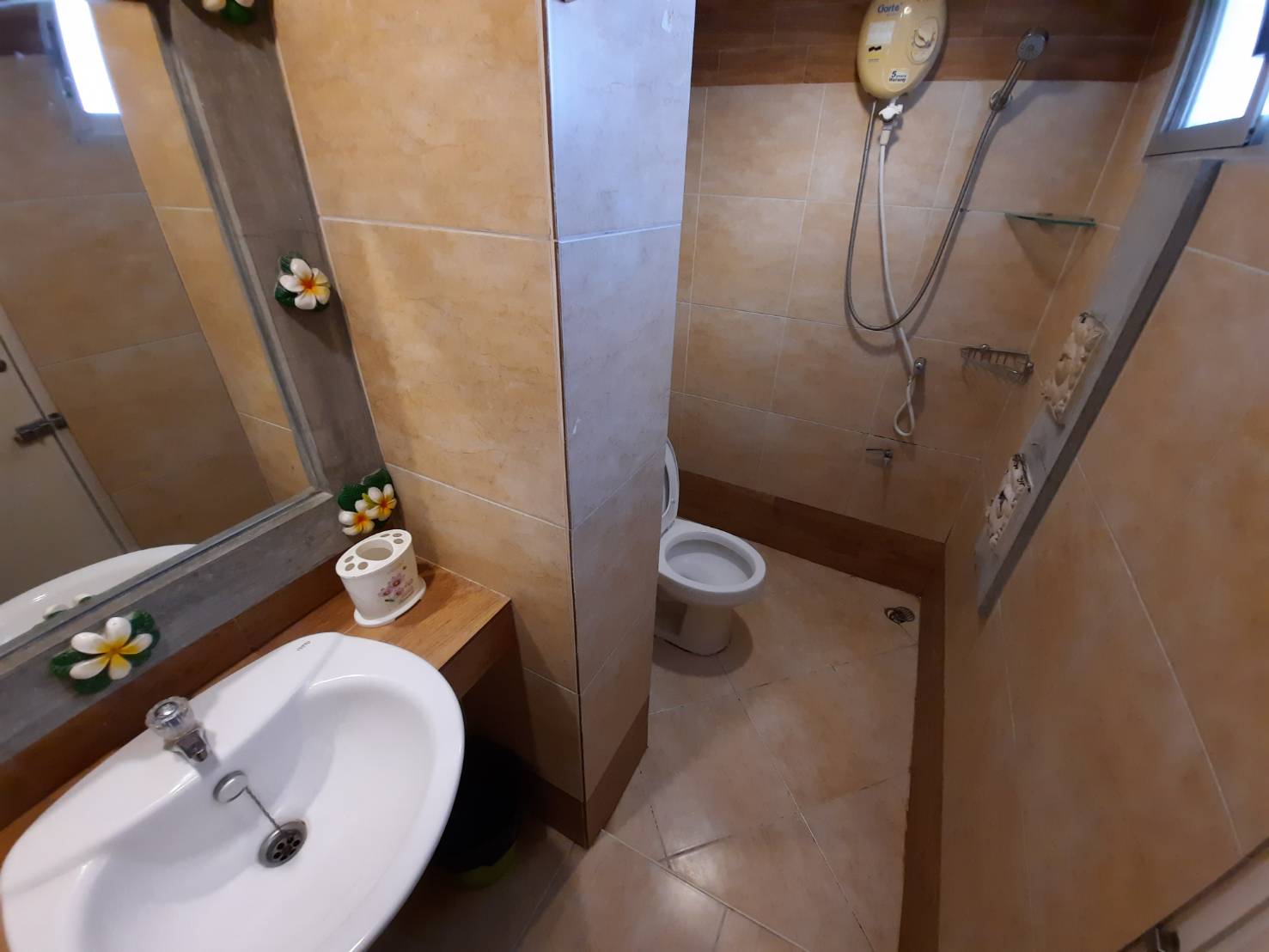 ห้องมาตรฐาน คอนเนอร์ C-806 (Standard Corner)